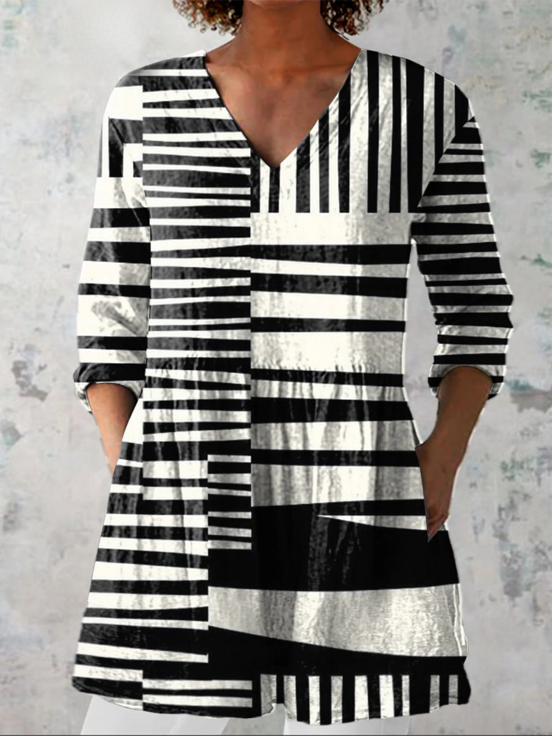 Capri | Extended V-Neck Top