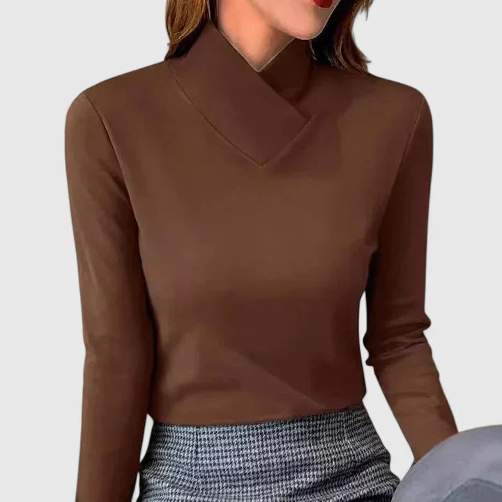 Yulienne | Elegant Turtleneck